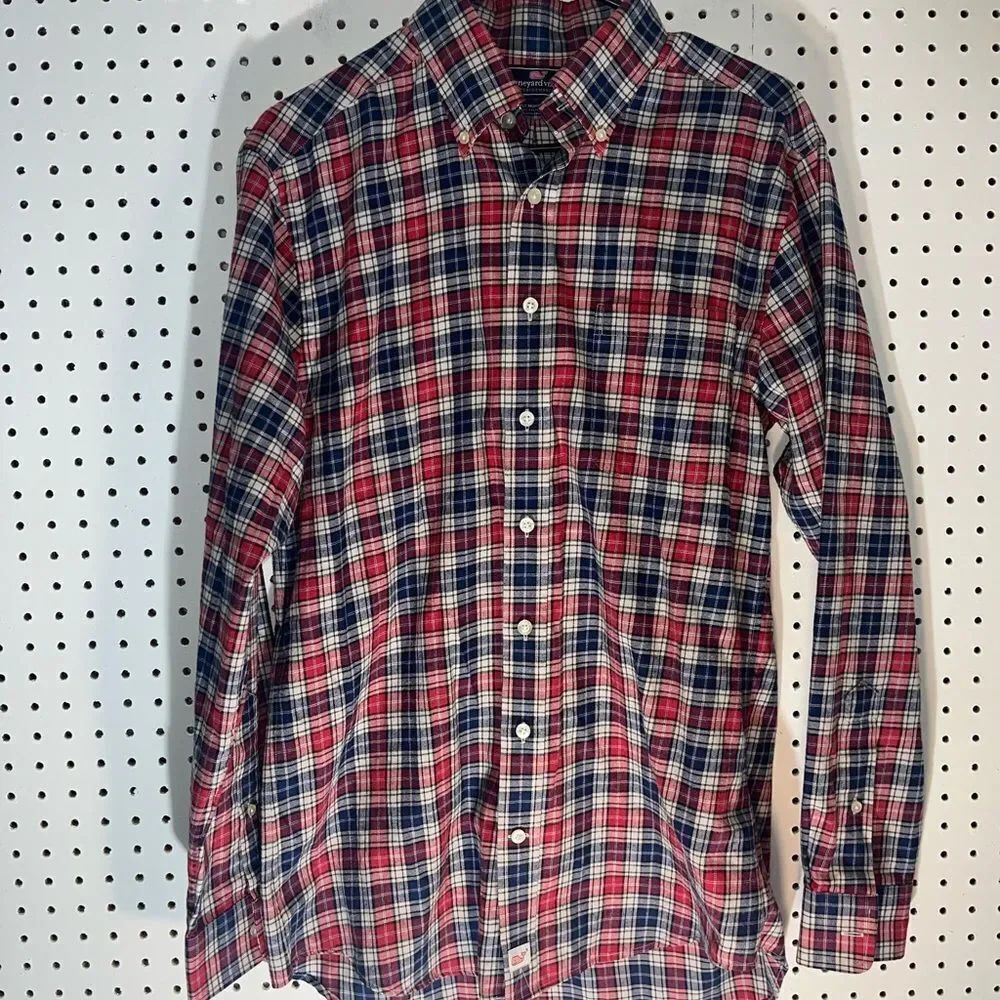 Vineyard Vines button down shirt